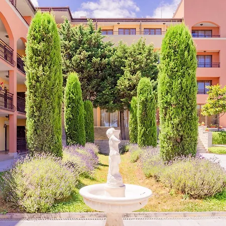 Galeria Aparthotel 3*