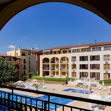 Ξενοδοχείο με διαμερίσματα Galeria 3*