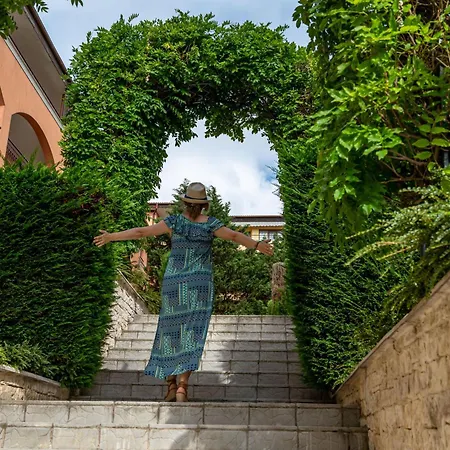 Ξενοδοχείο με διαμερίσματα Galeria